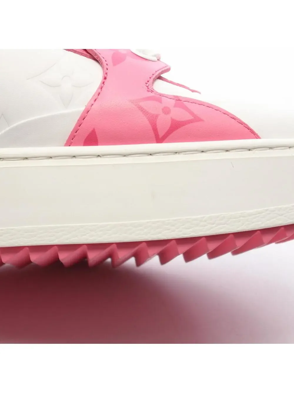 Louis Vuitton Timeout Line Sneakers #300320L75B